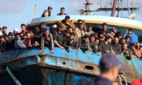 Daily Express: Πάνω από 400 μετανάστες έφτασαν στην Κρήτη μέσα σε 24 ώρες, πληρώνοντας έως £3.000