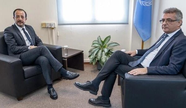 Hürriyet Daily News: Συμβολικό δώρο του ΟΗΕ στους ηγέτες των δύο πλευρών στην Κύπρο