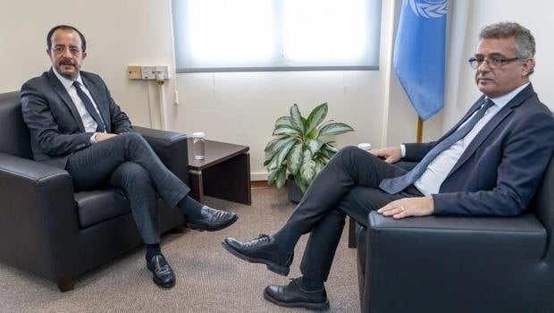 Hürriyet Daily News: Συμβολικό δώρο του ΟΗΕ στους ηγέτες των δύο πλευρών στην Κύπρο 1 Hürriyet Daily News: Συμβολικό δώρο του ΟΗΕ στους ηγέτες των δύο πλευρών στην Κύπρο