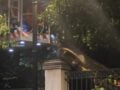 Μέγαρο Μαξίμου: Έπεσε μεγάλο δέντρο έξω από το κτίριο – Κλειστή η Ηρώδου Αττικού