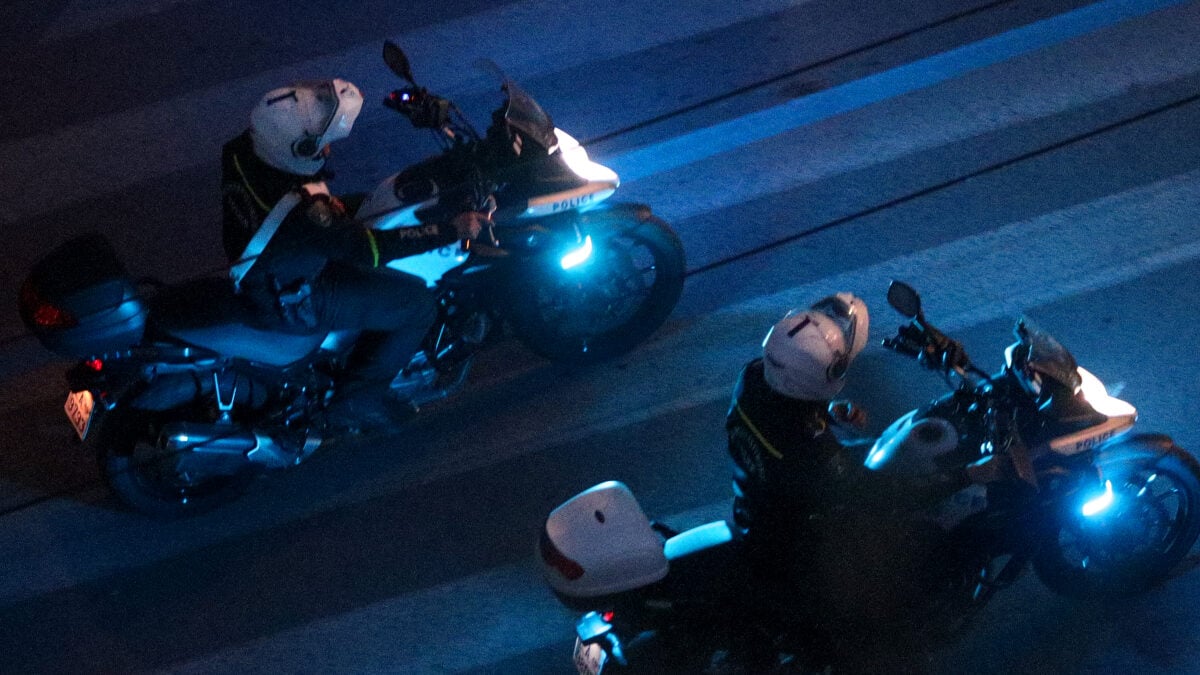 Καματερό: 23χρονος έκανε επικίνδυνες σούζες στη Λεωφόρο Φυλής χωρίς δίπλωμα – Είχε αφαιρεθεί για επικίνδυνη οδήγηση 1 Καματερό: 23χρονος έκανε επικίνδυνες σούζες στη Λεωφόρο Φυλής χωρίς δίπλωμα – Είχε αφαιρεθεί για επικίνδυνη οδήγηση