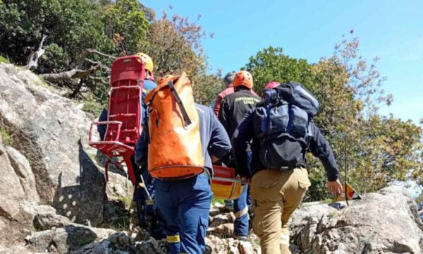 Κόρινθος: 42χρονος κατέρρευσε ενώ έκανε πεζοπορία – Διακομίστηκε χωρίς τις αισθήσεις του στο νοσοκομείο