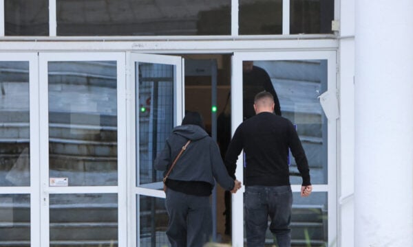 Δίκη για τα Τέμπη: «Ξαναζούσα ότι έχασα το μωρό μου» – Οι μαρτυρίες επιζώντων για τη νύχτα της σύγκρουσης