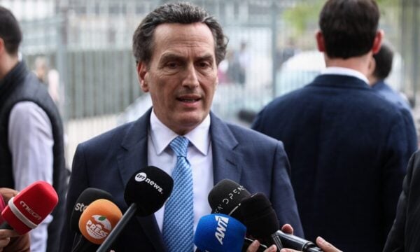 Μιχάλης Δημητρακόπουλος: Η συμφωνία Άννας Βίσση-Νίκου Καρβέλα χάλασε σε έναν όρο – Τα €1,5 εκατ. και η διαγραφή €500.000
