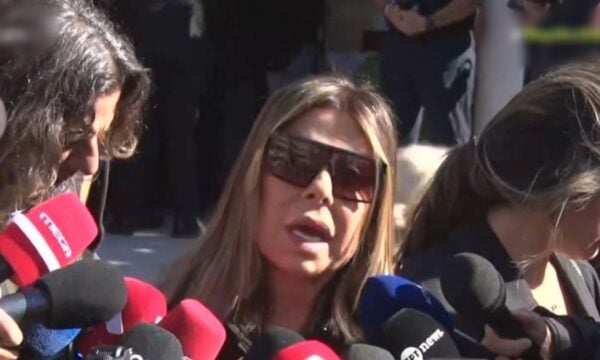 Άντζελα Δημητρίου: Τίμησε τον Γιώργο Μαζωνάκη στο μνημόσυνο – «Ήταν ό,τι καλύτερο είχα στη ζωή μου»