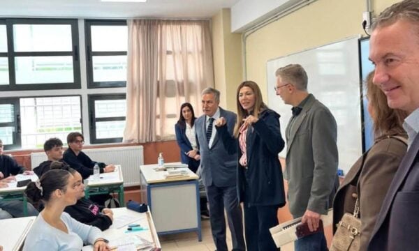 Στο Ωνάσειο Γυμνάσιο και Λύκειο Κολωνού βρέθηκαν Ζαχαράκη, Σκέρτσος και Παπαδημητρίου