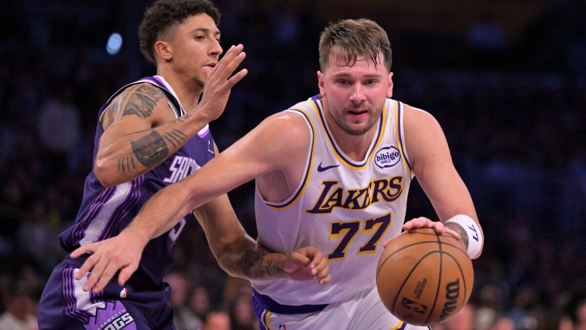 Αποτελέσματα NBA: Οι Πέλικανς έσπασαν το «ρόδι» με νίκη 132-120 επί των Κινγκς 1 Αποτελέσματα NBA: Οι Πέλικανς έσπασαν το «ρόδι» με νίκη 132-120 επί των Κινγκς