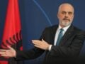 Αλβανία: Διαδηλωτές επιχειρούν να αποκλείσουν τη Βουλή τη 10η ημέρα κινητοποιήσεων – Νέα επεισόδια με μολότοφ στα Τίρανα