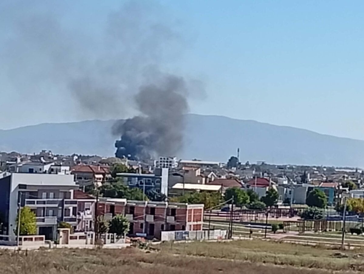 Λάρισα: Έκρηξη σε συνεργείο αυτοκινήτων – Αναφορές για τραυματισμούς 7 Λάρισα: Έκρηξη σε συνεργείο αυτοκινήτων – Αναφορές για τραυματισμούς