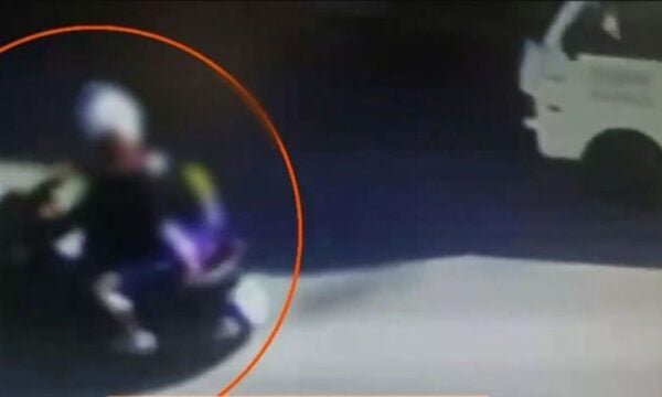 Ελευσίνα: Ο 22χρονος που κατηγορείται για την επίθεση στον 32χρονο στρέφεται κατά του θύματος – Τι είπε στους αστυνομικούς