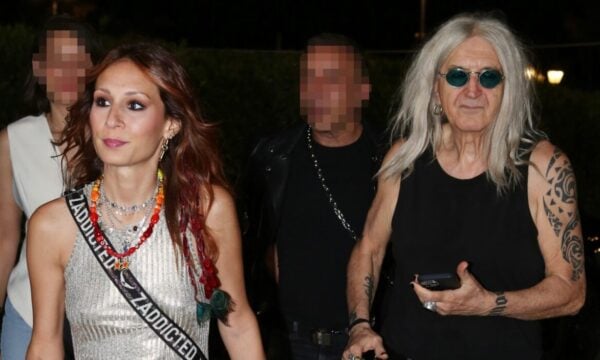 Νίκος Καρβέλας: Αγόρασε βίλα στην Εκάλη – Το συμβόλαιο και η μήνυση των τότε ενοίκων