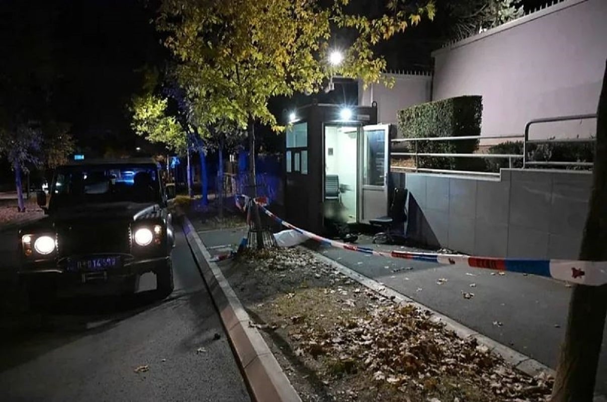 Βελιγράδι: Νεκρός ανήλικος μετά από επίθεση με μαχαίρια έξω από την ισραηλινή πρεσβεία – Συναγερμός για τρομοκρατία