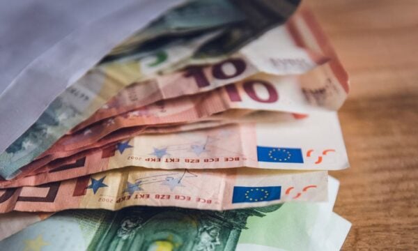 Επίδομα μετεγκατάστασης: Η πλατφόρμα ανοίγει στις 14 Οκτωβρίου – Οι περιοχές και η ενίσχυση των 10.000 ευρώ