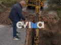 Κακοκαιρία στην Εύβοια: Υποχώρησε δρόμος στα Ψαχνά και έκλεισε η κυκλοφορία και στα δύο ρεύματα