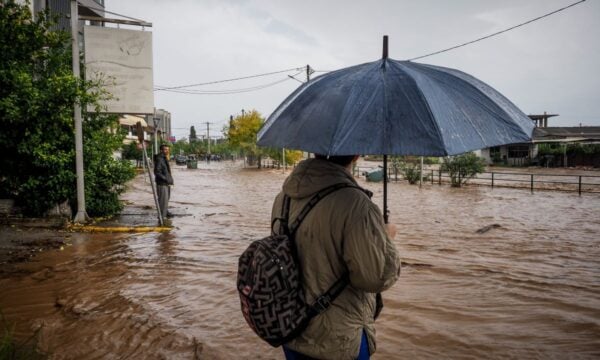 Καιρός – Ρήγου: Βροχές σε Αττική, Εύβοια και άλλες 6 περιοχές από την Παρασκευή έως το Σάββατο