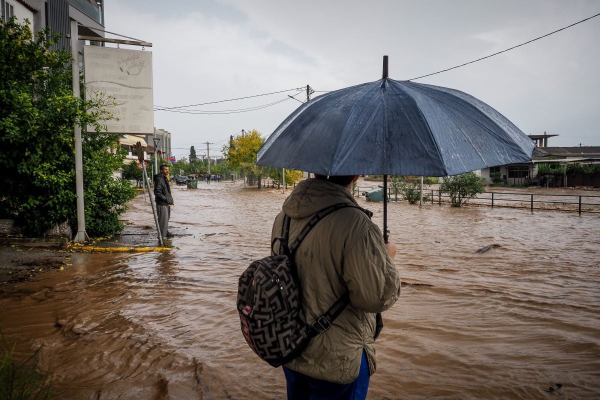 Καιρός – Ρήγου: Βροχές σε Αττική, Εύβοια και άλλες 6 περιοχές από την Παρασκευή έως το Σάββατο