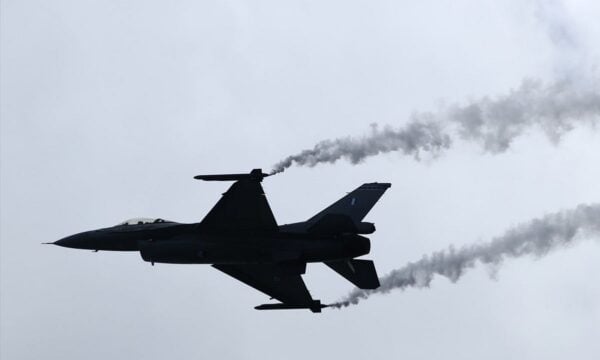 Η Ιορδανία εξαπέλυσε αεροπορικές επιδρομές στη νότια Συρία μετά την επίθεση σε ελληνορθόδοξη εκκλησία