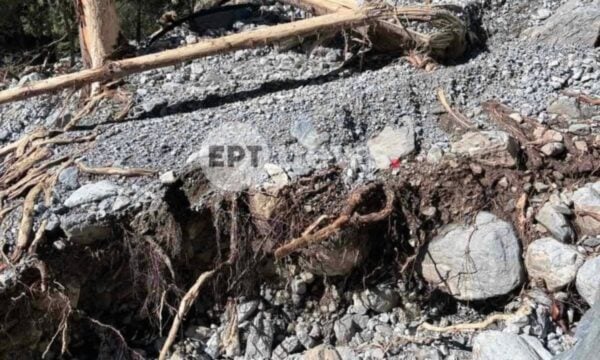 Χανιά: Στο Ξυλόσκαλο μεταφέρθηκαν οι 8 εγκλωβισμένοι εργαζόμενοι από το φαράγγι της Σαμαριάς