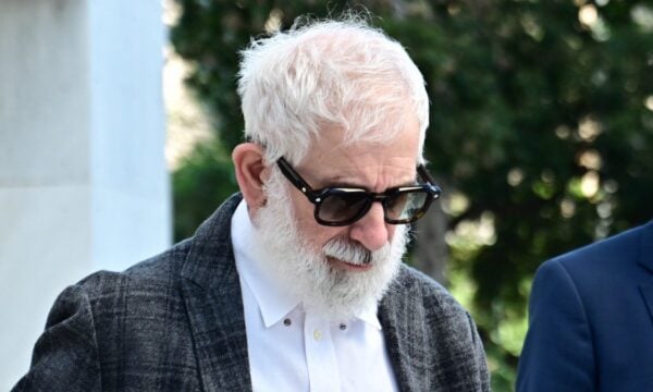 Πέτρος Φιλιππίδης: Ο εισαγγελέας ζητά την απαλλαγή της καταγγέλλουσας – «Είχα παγώσει», κατέθεσε κλαίγοντας