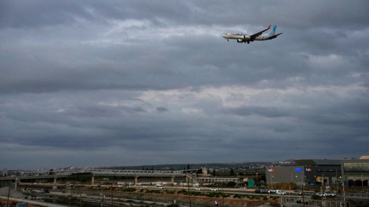 Πτήση Flydubai: Τα ΗΑΕ αρχίζουν έρευνα, ο Χέρτζογκ εισηγείται διάκριση για 4 Ισραηλινούς – Ανοιχτά όλα τα σενάρια για τον δράστη 1 Πτήση Flydubai: Τα ΗΑΕ αρχίζουν έρευνα, ο Χέρτζογκ εισηγείται διάκριση για 4 Ισραηλινούς – Ανοιχτά όλα τα σενάρια για τον δράστη