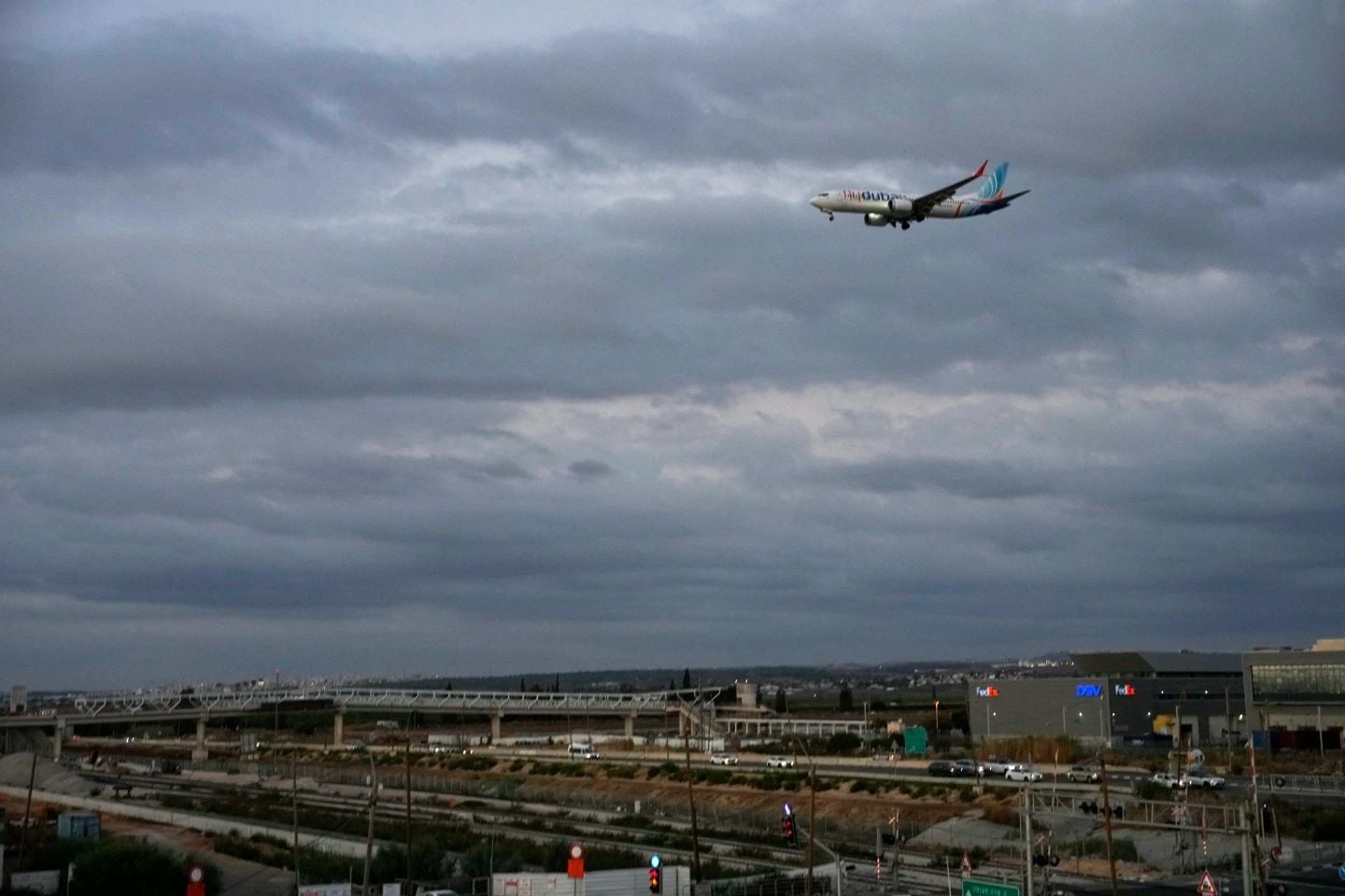 Πτήση Flydubai: Τα ΗΑΕ αρχίζουν έρευνα, ο Χέρτζογκ εισηγείται διάκριση για 4 Ισραηλινούς – Ανοιχτά όλα τα σενάρια για τον δράστη