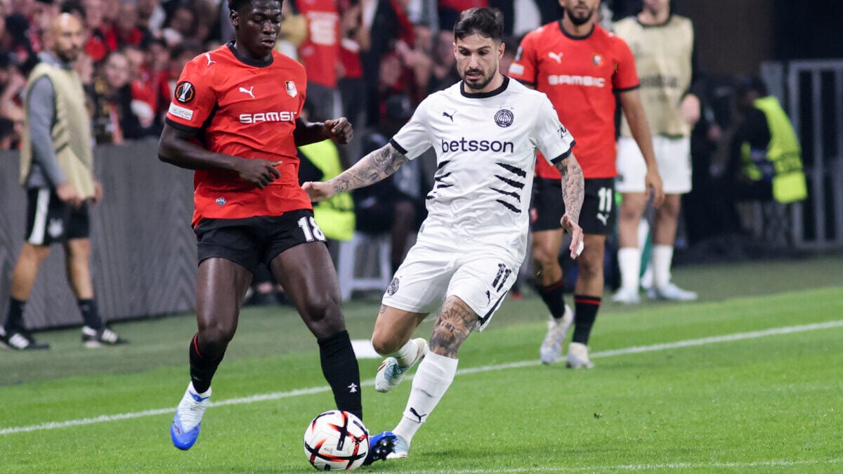 Ρεν – ΟΦΗ 2-1: Η άμυνα των Κρητικών λύγισε στο 90′ και η ομάδα του Κόντη έχασε στη Γαλλία 1 Ρεν – ΟΦΗ 2-1: Η άμυνα των Κρητικών λύγισε στο 90′ και η ομάδα του Κόντη έχασε στη Γαλλία