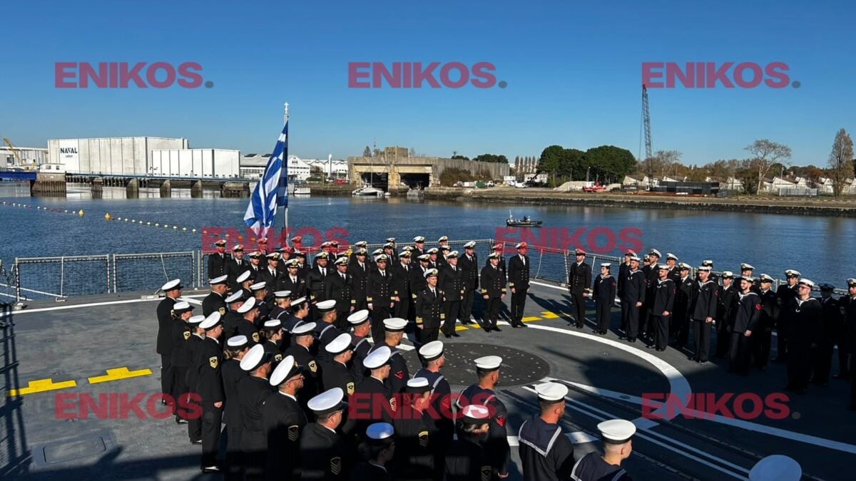«Νέαρχος»: Η ελληνική σημαία κυματίζει στη δεύτερη φρεγάτα FDI Belharra στη Γαλλία 14 «Νέαρχος»: Η ελληνική σημαία κυματίζει στη δεύτερη φρεγάτα FDI Belharra στη Γαλλία