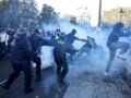Γαλλία: 14χρονος υπέστη κάταγμα στη γνάθο από αστυνομικό δακρυγόνο – Οργή για τη βία στις μαθητικές διαδηλώσεις
