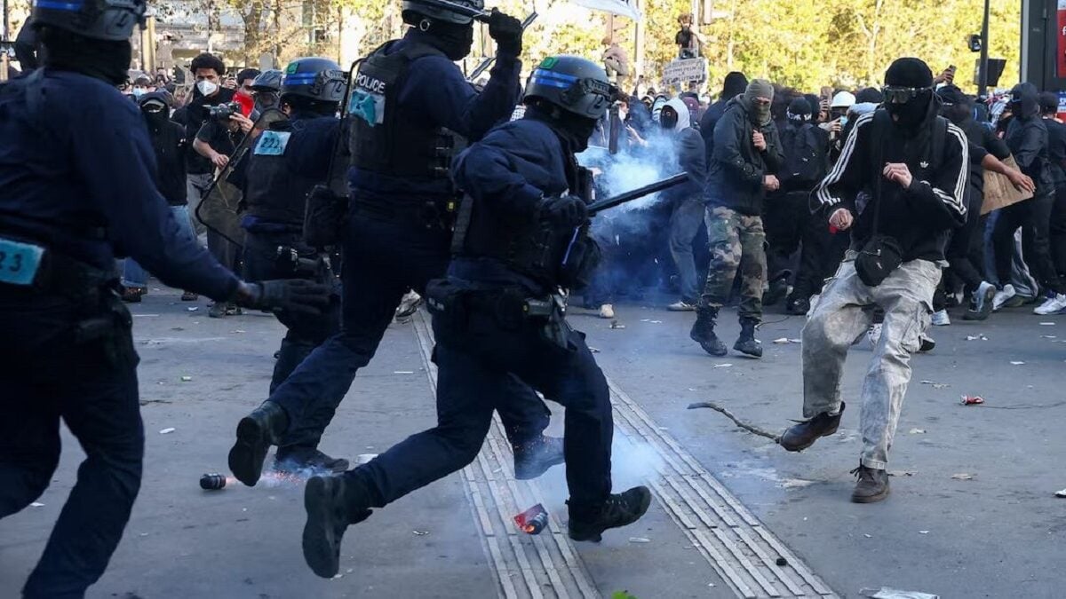 Γαλλία: Ο τελευταίος απολογισμός του ΥΠΕΣ καταγράφει 2.397 συλλήψεις και 997 τραυματίες αστυνομικούς 1 Γαλλία: Ο τελευταίος απολογισμός του ΥΠΕΣ καταγράφει 2.397 συλλήψεις και 997 τραυματίες αστυνομικούς