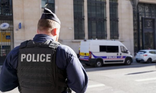 Παρίσι: Η Αντιτρομοκρατική ερευνά την επίθεση με έναν νεκρό – 12χρονη δέχθηκε οκτώ σφαίρες
