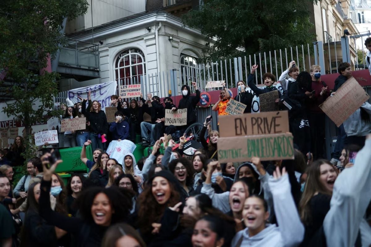 Γαλλία: Μαθητές ξανά στους δρόμους με φόβους για γενικευμένη βία – Πρωτοβουλία «λευκά κράνη» στις διαδηλώσεις