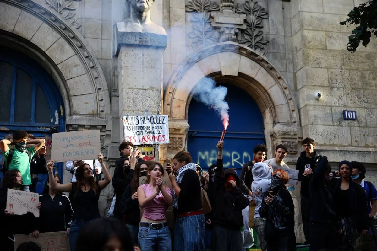 Γαλλία: Πώς Ρωσία και Ιράν αξιοποίησαν τις ταραχές σε επιχείρηση παραπληροφόρησης – Ο ρόλος των ακροδεξιών influencer 10 Γαλλία: Πώς Ρωσία και Ιράν αξιοποίησαν τις ταραχές σε επιχείρηση παραπληροφόρησης – Ο ρόλος των ακροδεξιών influencer