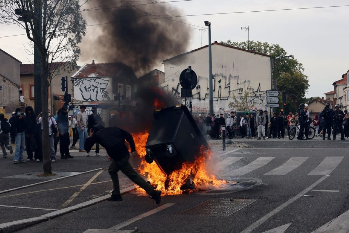 Η Ευρώπη στους δρόμους: Η κοινωνική οργή από τη Γαλλία έως την Αλβανία – Γιατί μπορεί να ωφεληθεί η Ακροδεξιά 25 Γαλλία καταλήψεις διαδηλώσεις
