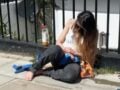 Άμπου Ντάμπι: Γαλαζοαίματη βρέθηκε ξυπόλυτη και λιπόθυμη από ναρκωτικά σε δρόμο του Λονδίνου – Δίπλα της ήταν 3χρονο παιδί