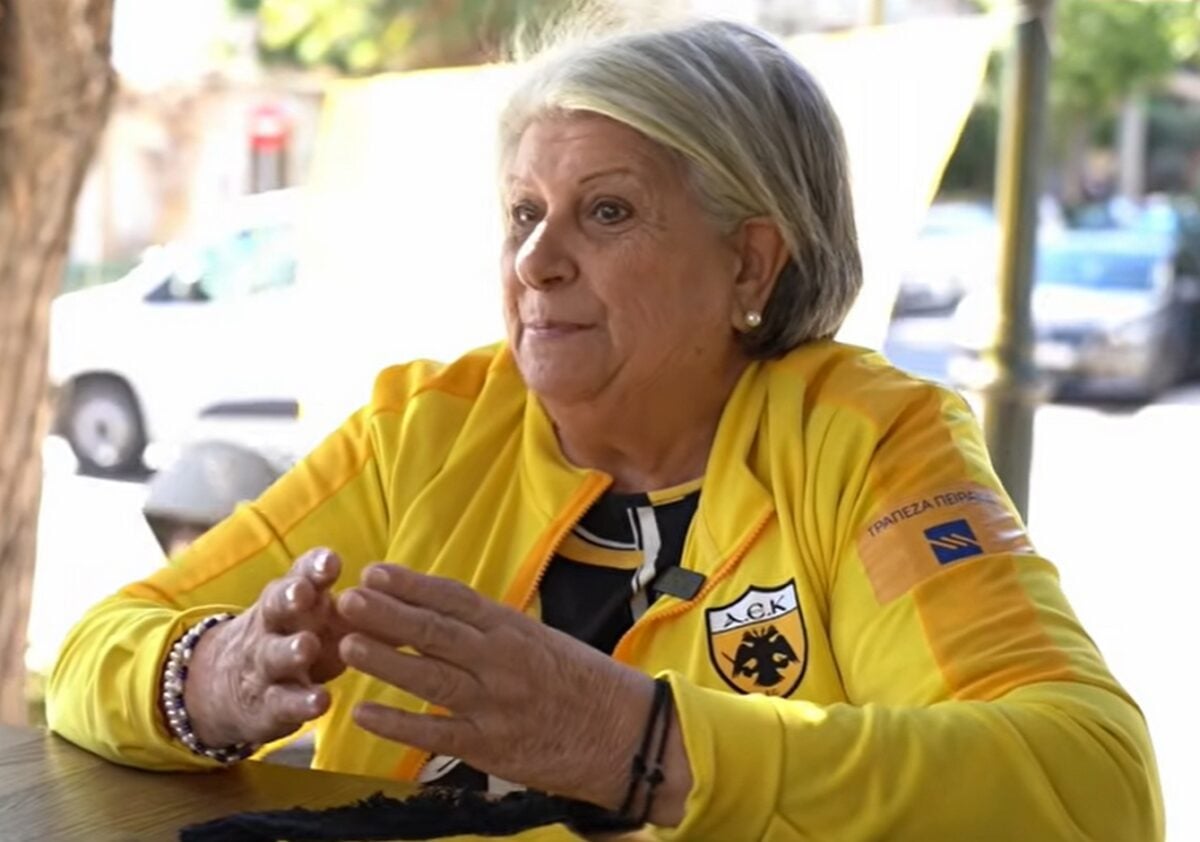 ΑΕΚ: Η γιαγιά με το καπνογόνο μιλά στο ΑΕΚ TV – «Για εμάς τους πρόσφυγες, η ΑΕΚ είναι θρησκεία»