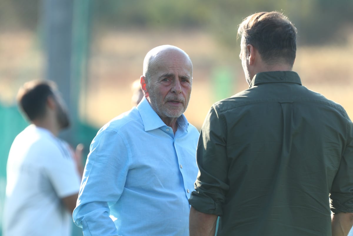 Ο Γιάννης Αλαφούζος στην προπόνηση του Παναθηναϊκού πριν από την ΑΕΚ – Επαφές με Νίστρουπ και παίκτες