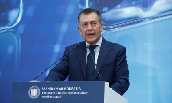 ΕΟΚ: Ο Βρούτσης παγώνει τις επιχορηγήσεις και ζητά έλεγχο – Στο μικροσκόπιο τα οικονομικά του 2024-2026