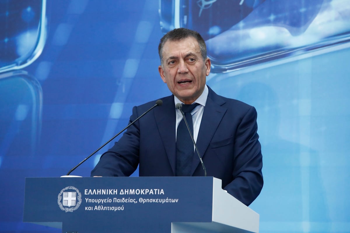 ΕΟΚ: Ο Βρούτσης παγώνει τις επιχορηγήσεις και ζητά έλεγχο – Στο μικροσκόπιο τα οικονομικά του 2024-2026