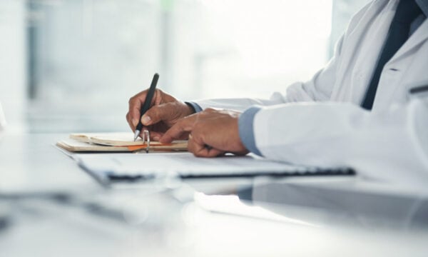 Βούλα: Νέες πληροφορίες για το ιατρείο σε βίλα και την εταιρεία «φάντασμα» ολιστικών θεραπειών
