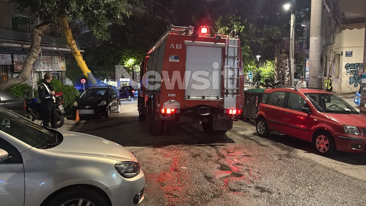 Γκύζη: Χειρόφρενο αυτοκινήτου φέρεται να λύθηκε και τραυμάτισε μητέρα και το 10χρονο παιδί της 9 Γκύζη: Χειρόφρενο αυτοκινήτου φέρεται να λύθηκε και τραυμάτισε μητέρα και το 10χρονο παιδί της