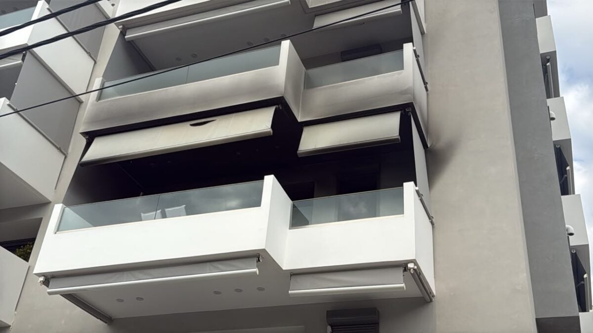 Γλυφάδα: Αξιωματικός του Πολεμικού Ναυτικού έβαλε φωτιά σε σπίτι και αυτοκίνητα δύο πρώην συντρόφων του 8 Γλυφάδα: Αξιωματικός του Πολεμικού Ναυτικού έβαλε φωτιά σε σπίτι και αυτοκίνητα δύο πρώην συντρόφων του