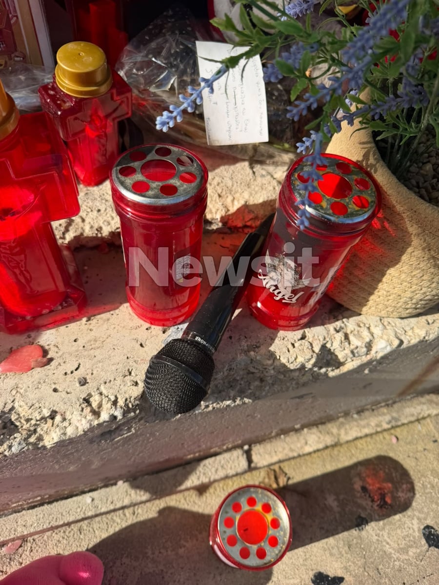 Θεσσαλονίκη: Θαυμαστές του Γιώργου Μαζωνάκη αφήνουν λουλούδια, γράμματα και καντηλάκια στο γκράφιτί του 20 Μαζωνάκης