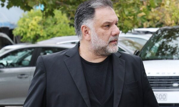 Γρηγόρης Αρναούτογλου: «Ήμουν τόσο θρησκόληπτος που δεν έκανα σ@ξ Τετάρτη και Παρασκευή, πήρα ψυχοφάρμακα» – Βίντεο