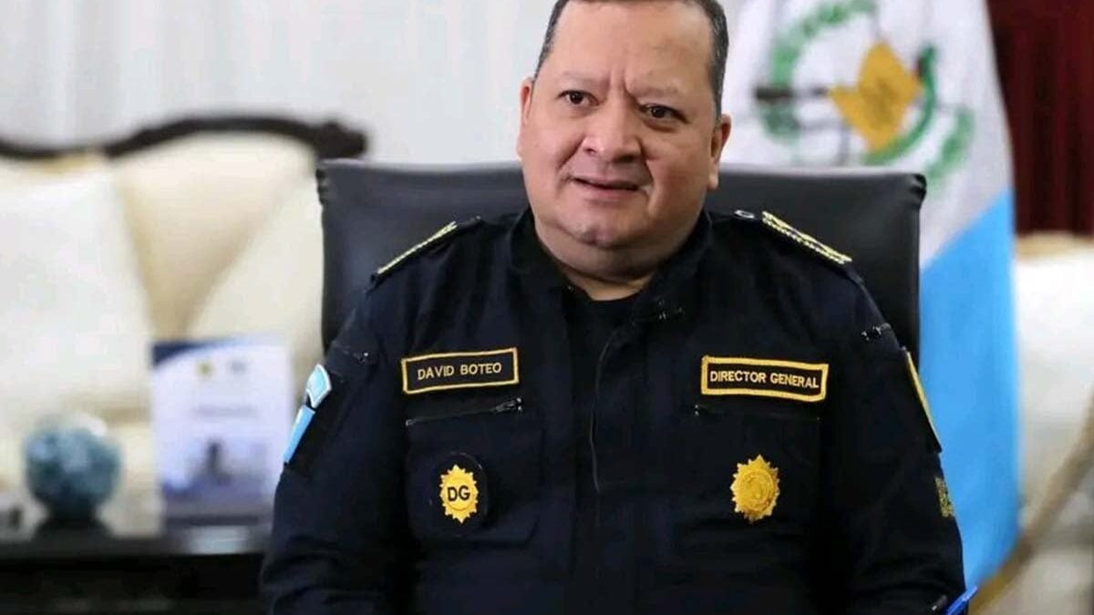 Γουατεμάλα: Παύθηκε ο αρχηγός της αστυνομίας μετά τη δολοφονία πρώην εισαγγελέα κατά της διαφθοράς 1 Γουατεμάλα: Παύθηκε ο αρχηγός της αστυνομίας μετά τη δολοφονία πρώην εισαγγελέα κατά της διαφθοράς