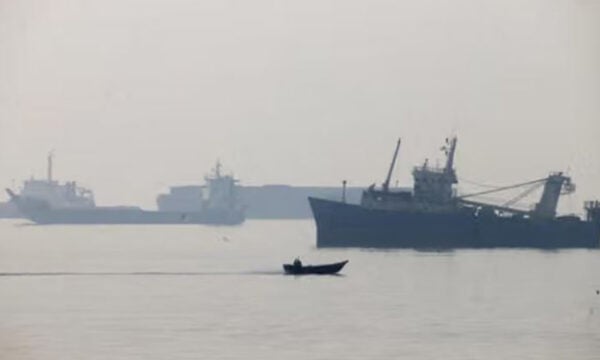 UKMTO: Σοβαρός ο κίνδυνος για τη ναυσιπλοΐα στα Στενά του Ορμούζ – Πολύ πιθανές νέες επιθέσεις