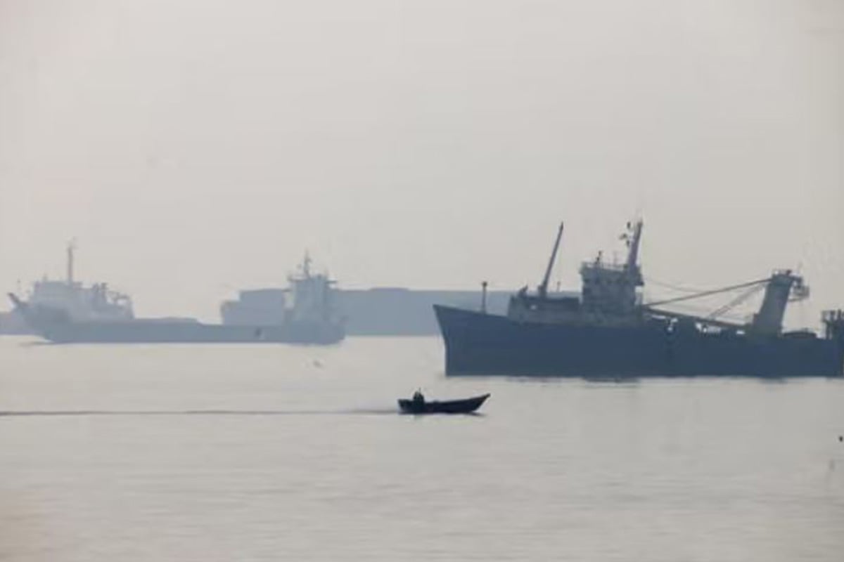 UKMTO: Σοβαρός ο κίνδυνος για τη ναυσιπλοΐα στα Στενά του Ορμούζ – Πολύ πιθανές νέες επιθέσεις