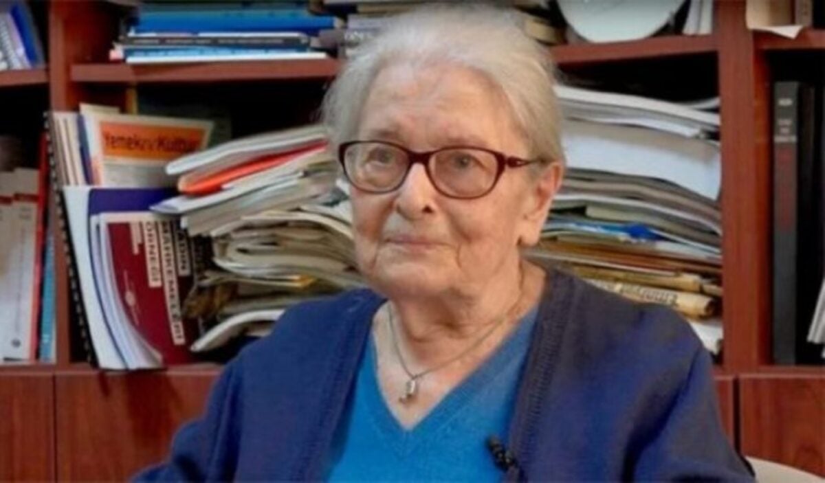 Ιωάννα Κουτσουράδη: Η μεγάλη Ελληνίδα φιλόσοφος έφυγε από τη ζωή στην Κωνσταντινούπολη