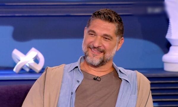 Πάνος Ιωαννίδης: «Δεν παντρεύτηκα για να μη χωρίσω» – Μιλά για την Τζο Κουτρουμάνου και τον γιο τους