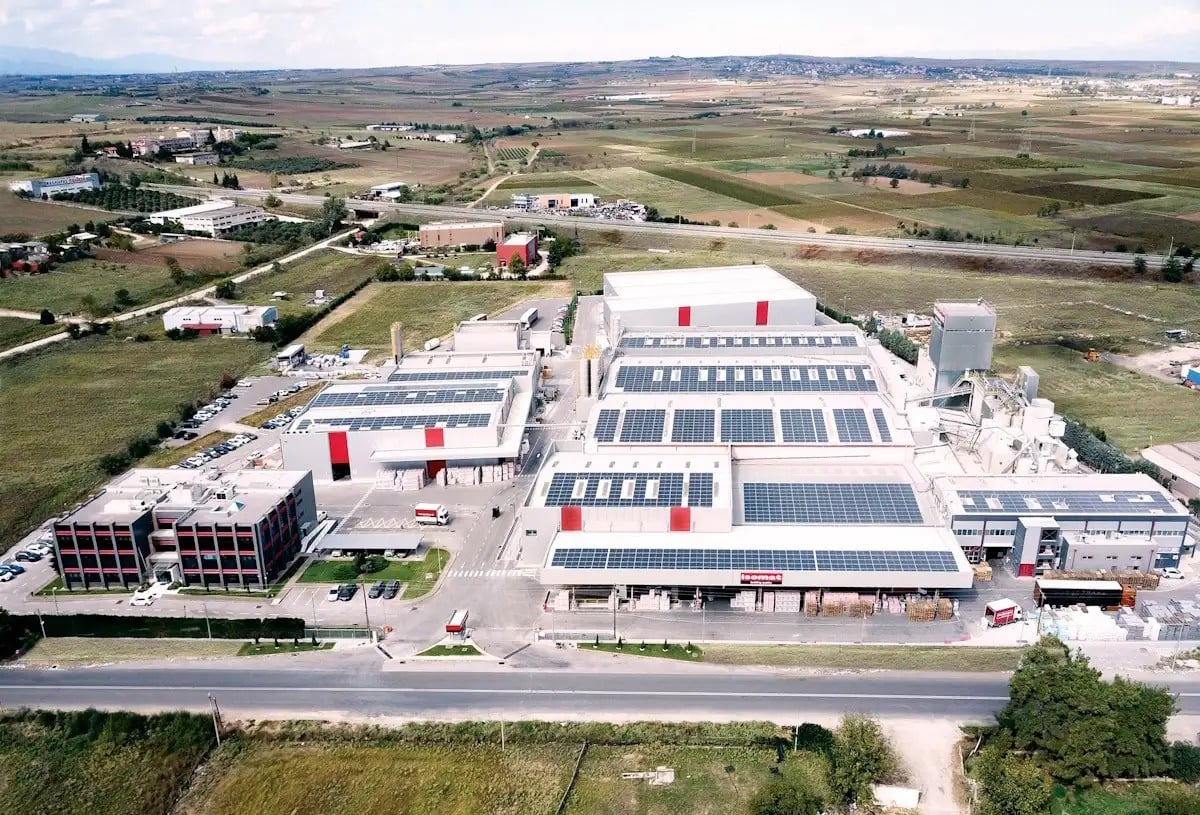 Isomat: Ολοκληρώθηκε η εξαγορά της Alfa Alfa Energy – Το brand ESHA περνά στον Όμιλο