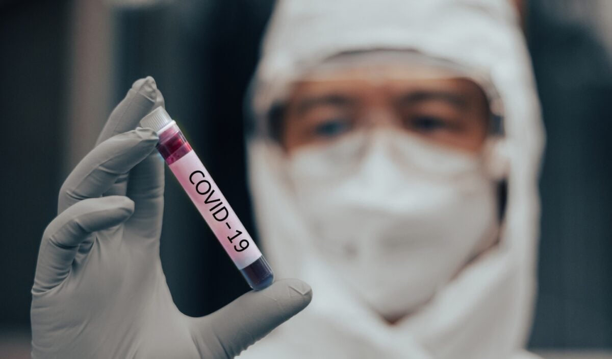 COVID-19 στην Ελλάδα: Τα αντιιικά αυξήθηκαν κατά 1.050% σε 1,5 μήνα – Οι γιατροί κρούουν τον κώδωνα του κινδύνου